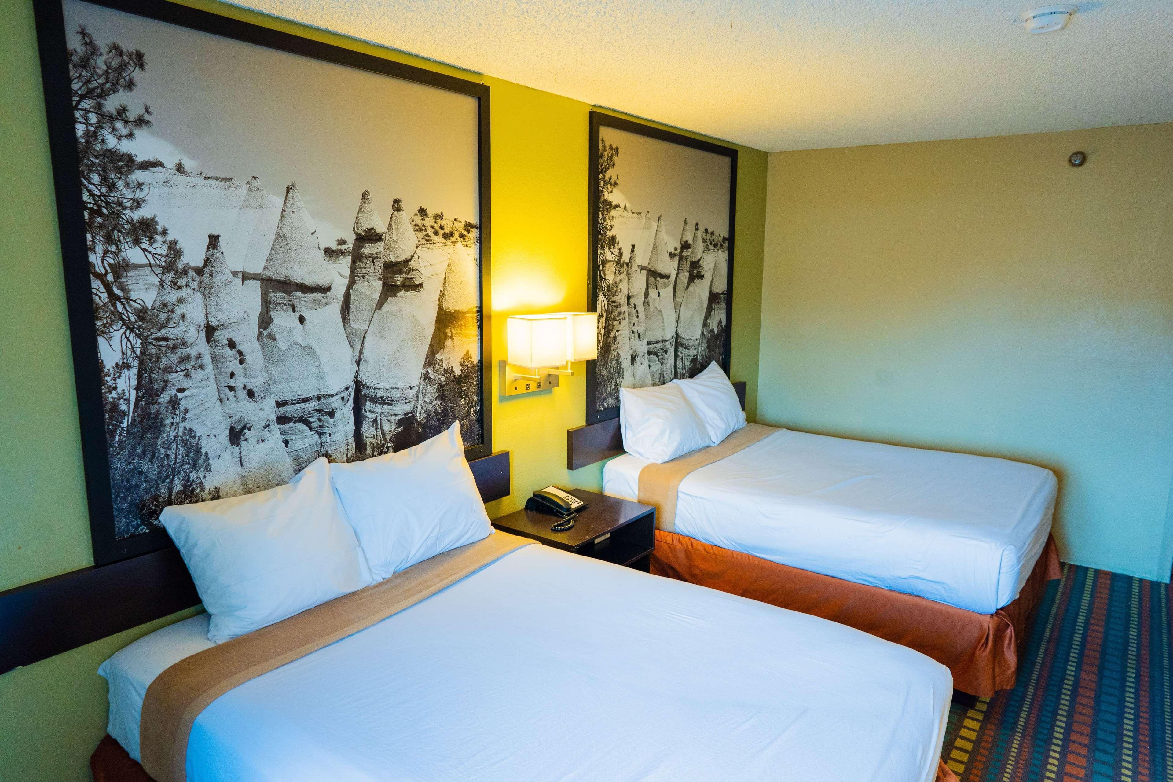 Super 8 By Wyndham Belen Nm Exterior foto